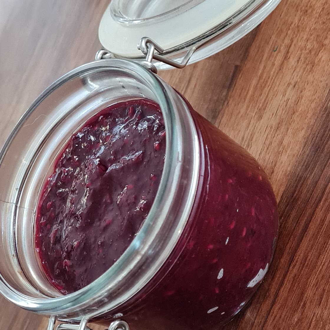 No added sugar (keto) raspberry & blueberry jam