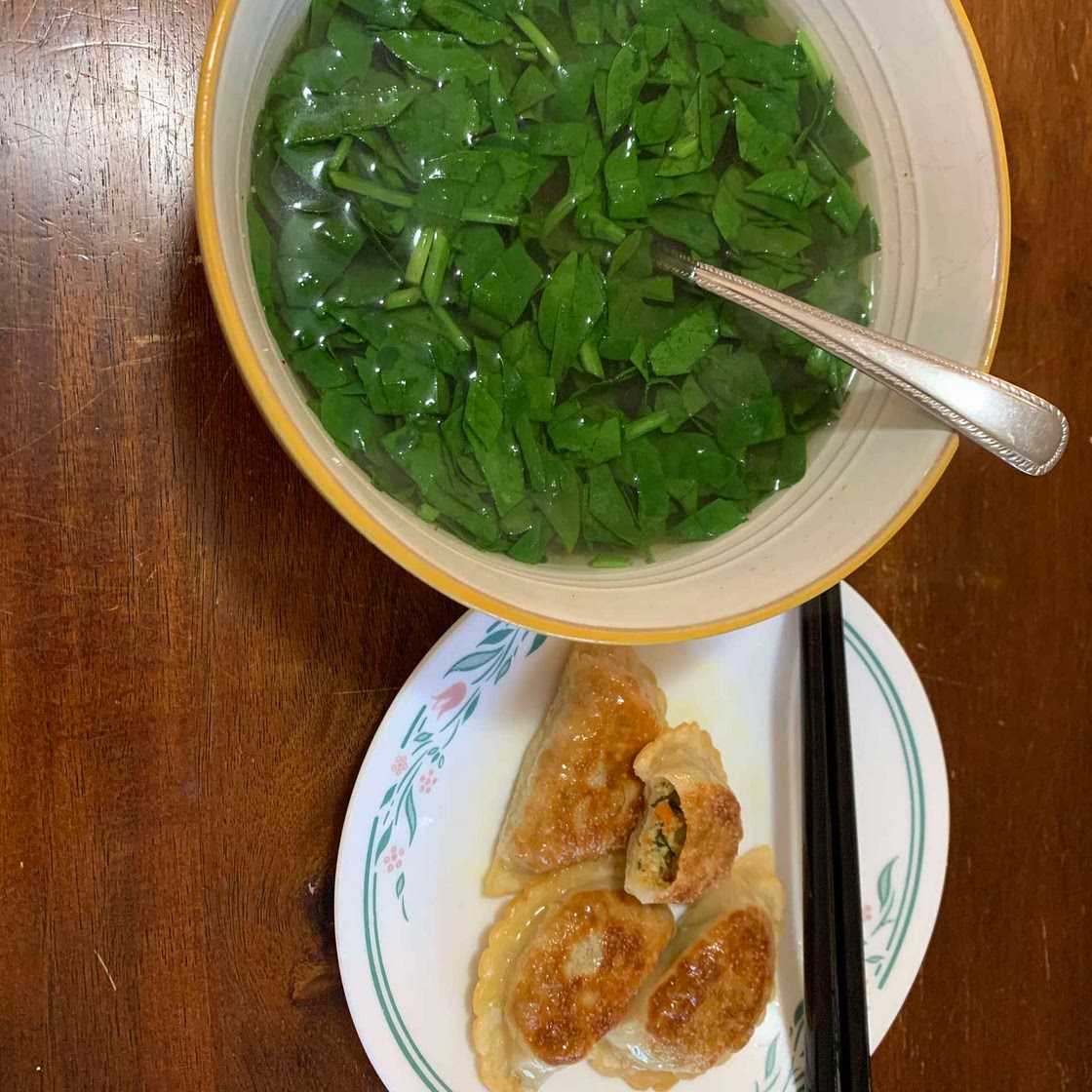 Spinach soup & Nasoya-Thai Basil vegetable Dumplings 