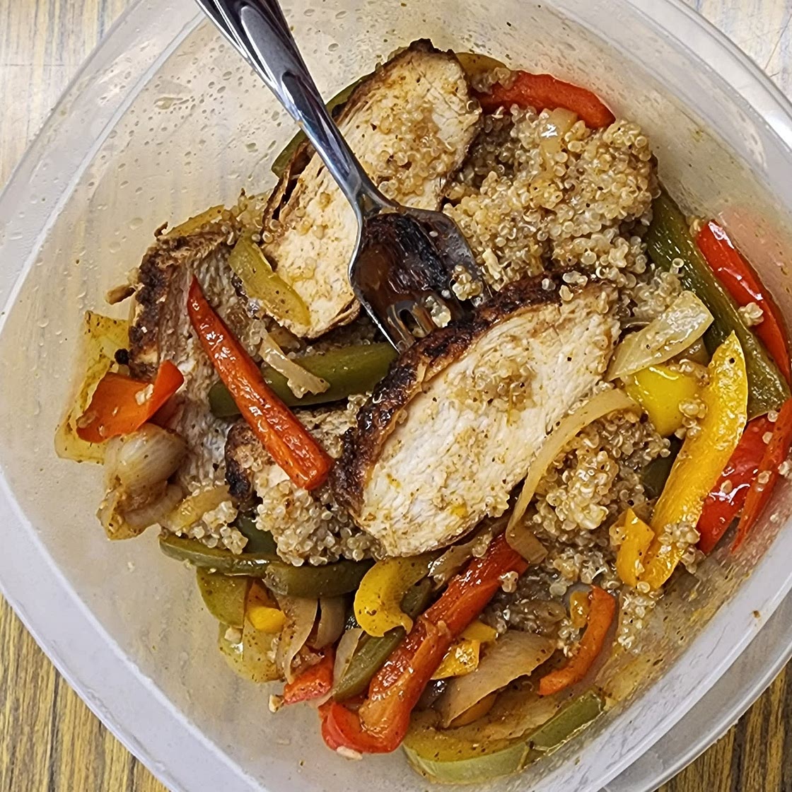 Chicken Fajita Meal Prep Lunch Bowls