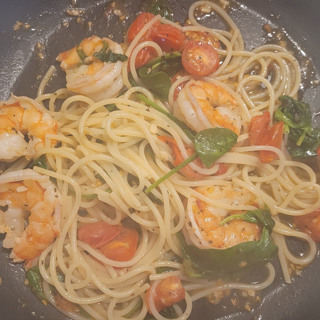 Tomato Spinach Shrimp Pasta