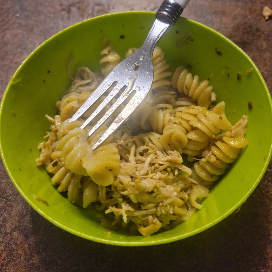 Slow Cooker Pesto Mozzarella Pasta