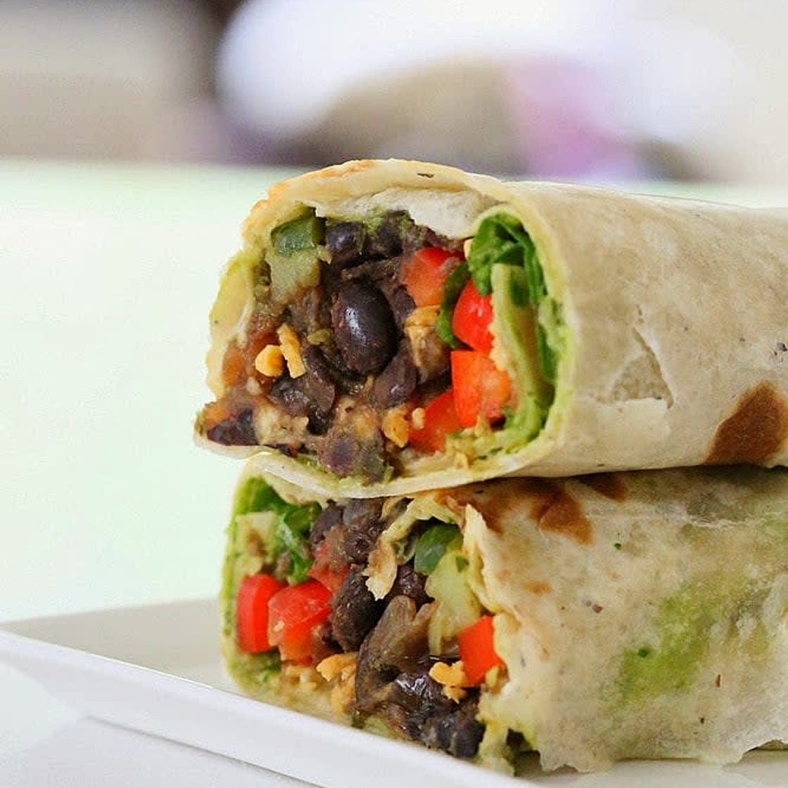 Wraps mit schwarzen Bohnen & Linsen