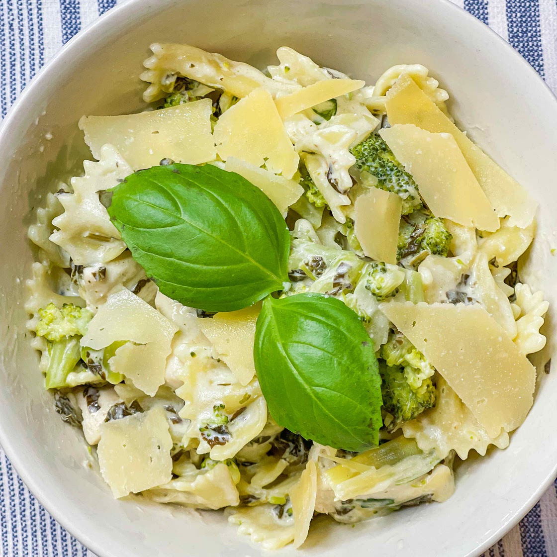 Spinach artichoke chicken pasta 