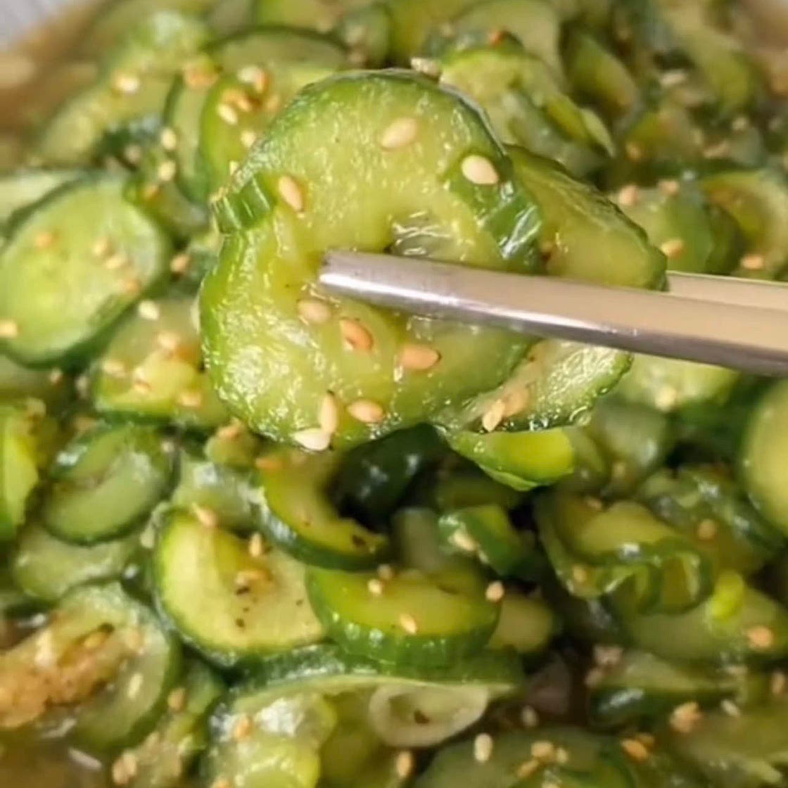 Honey, soy and garlic cucumber side dish 