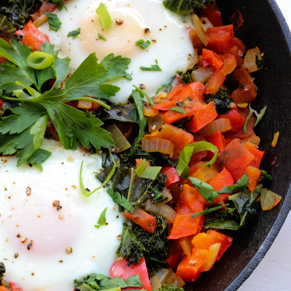 Shakshuka – Baked Eggs in Tomato Stew with Greens (Low-FODMAP, Paleo)