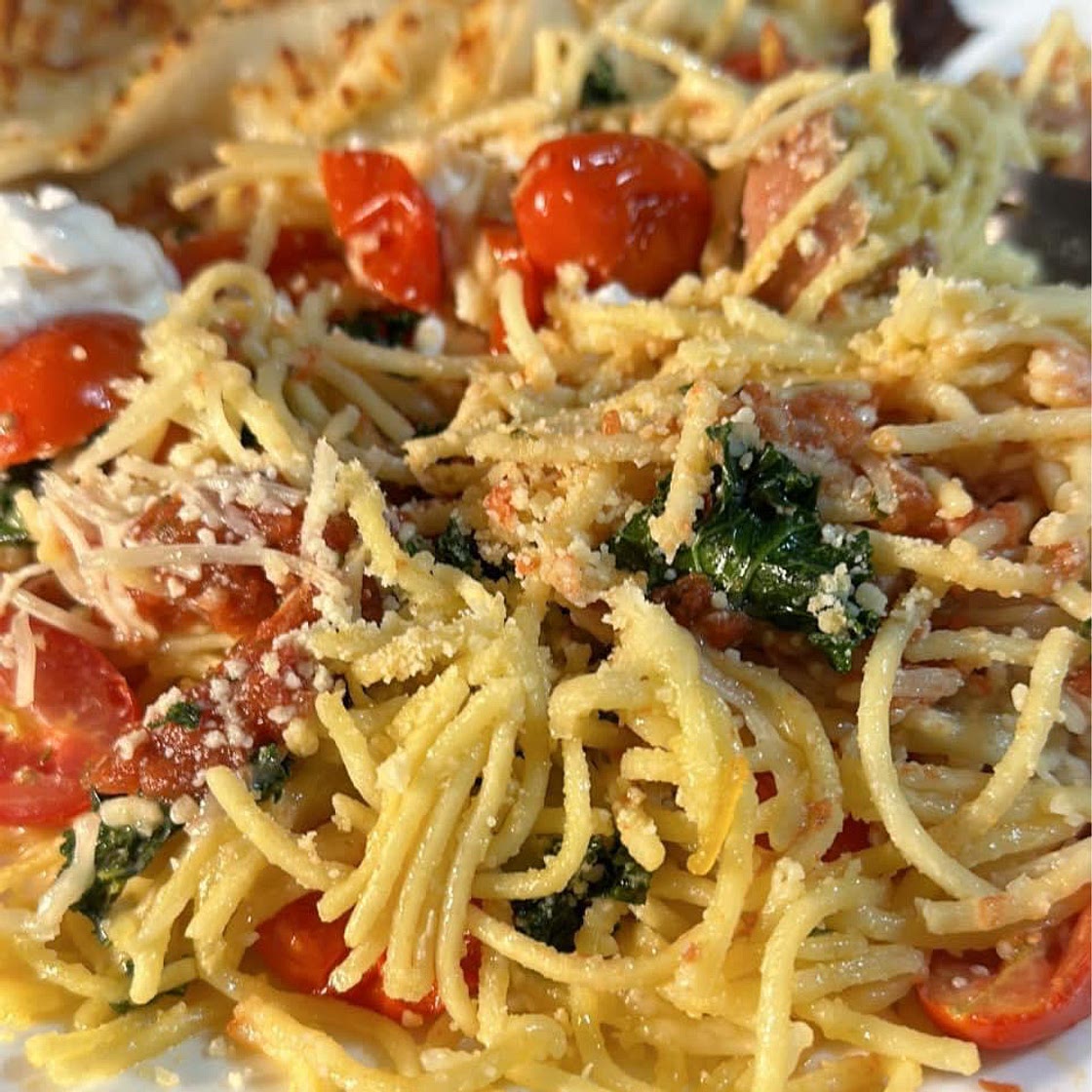 One-Pot Spaghetti With Cherry Tomatoes and Kale
