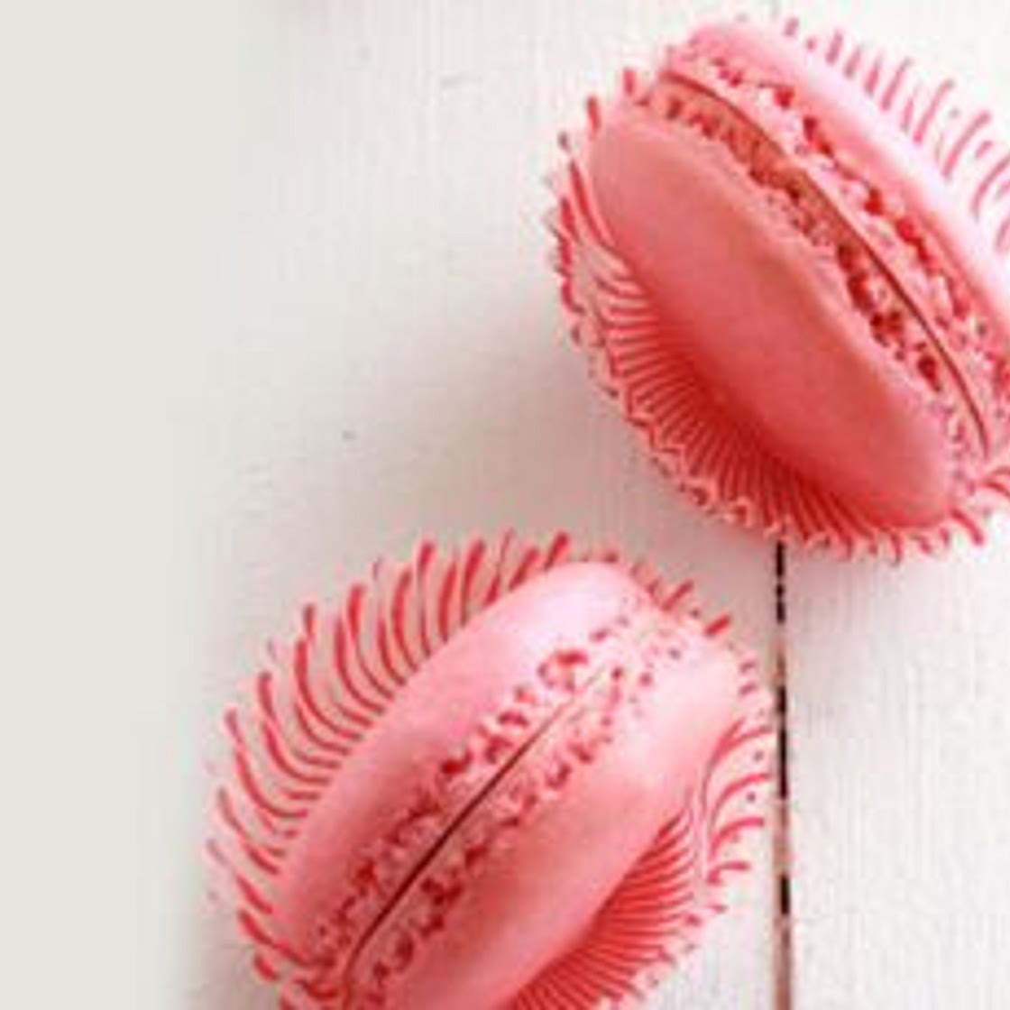 Macarons tomate, framboise et basilic de Cyril Lignac