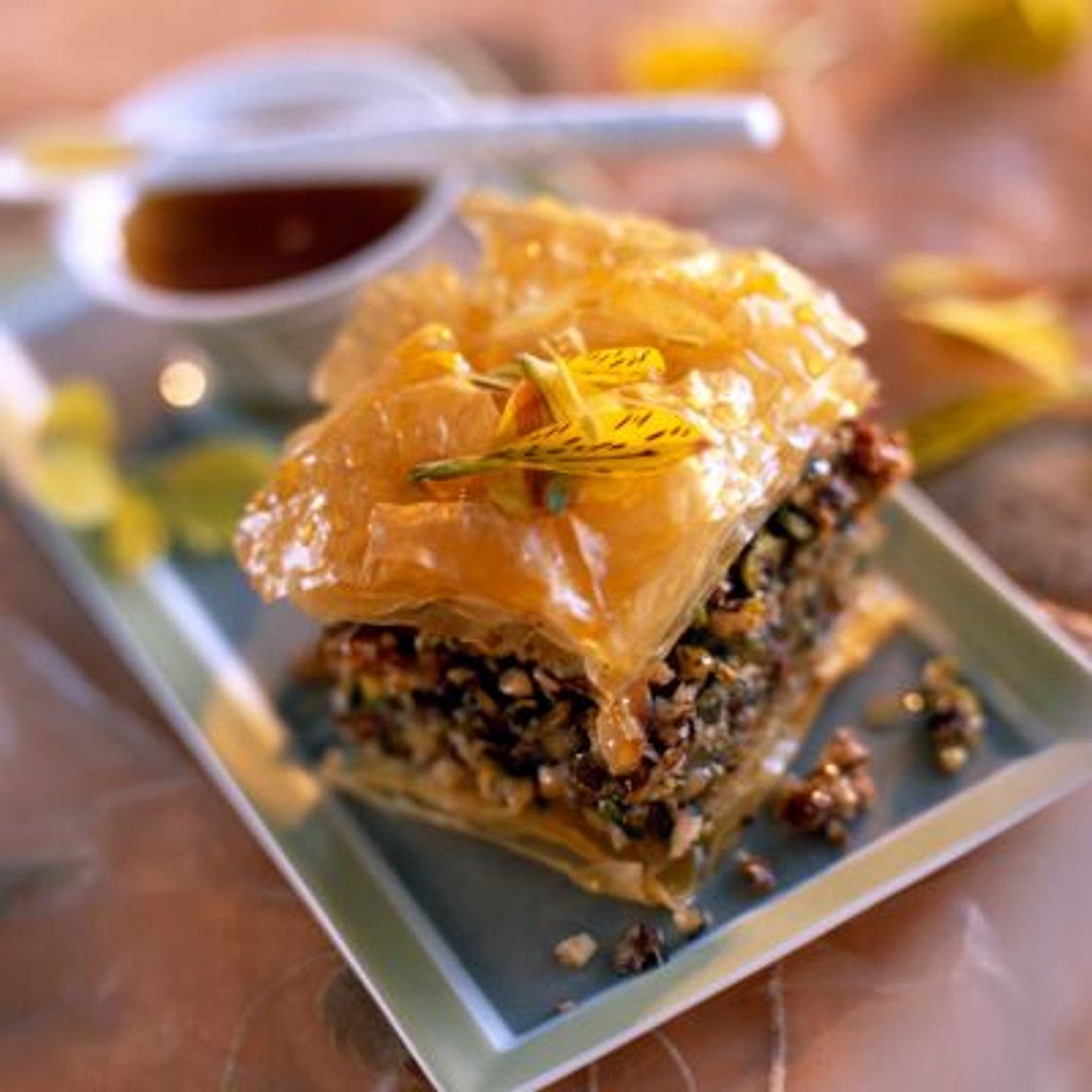 Baklava aux noix et aux amandes