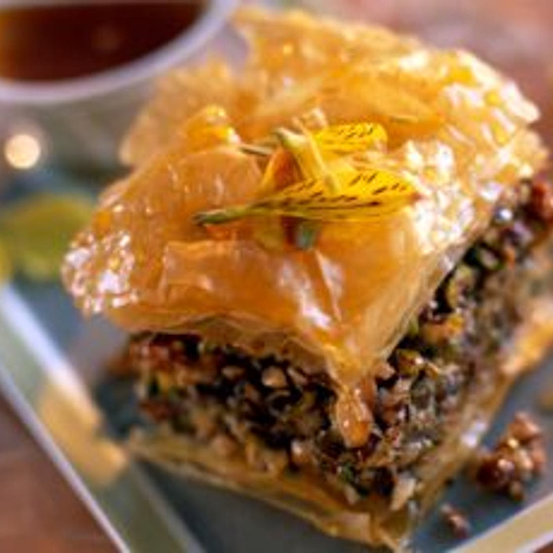Baklava aux noix et aux amandes