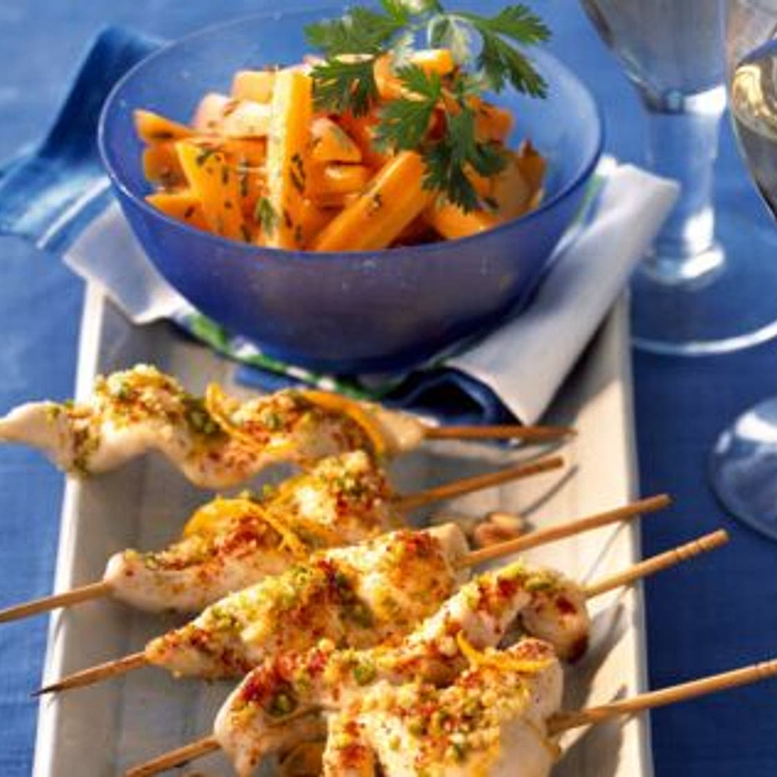Brochettes au croustillant de pistaches et pignons