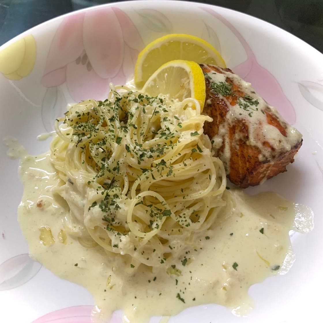 Pan Fried Salmon with Creamy Garlic Sauce & Spaghetti 