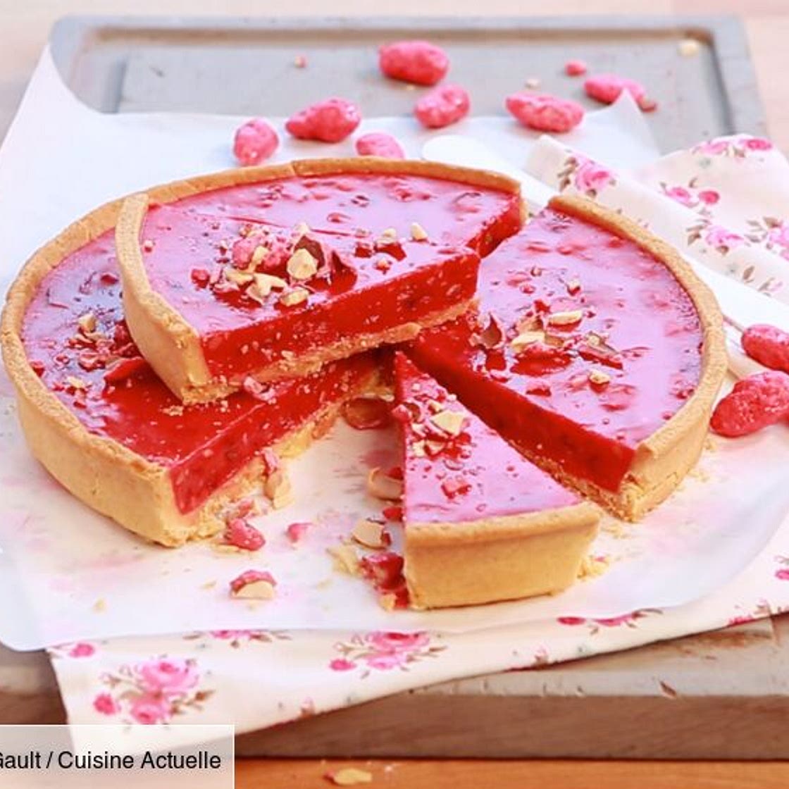 La recette de la tarte aux pralines roses en vidéo