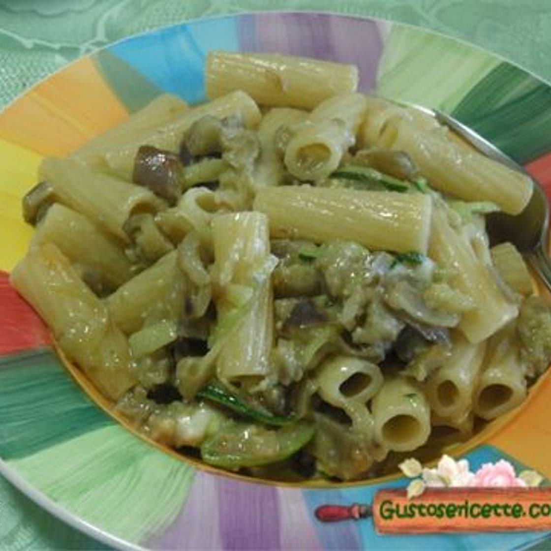 Pasta melanzane zucchine e blu di capra - Gustose ricette di cucina