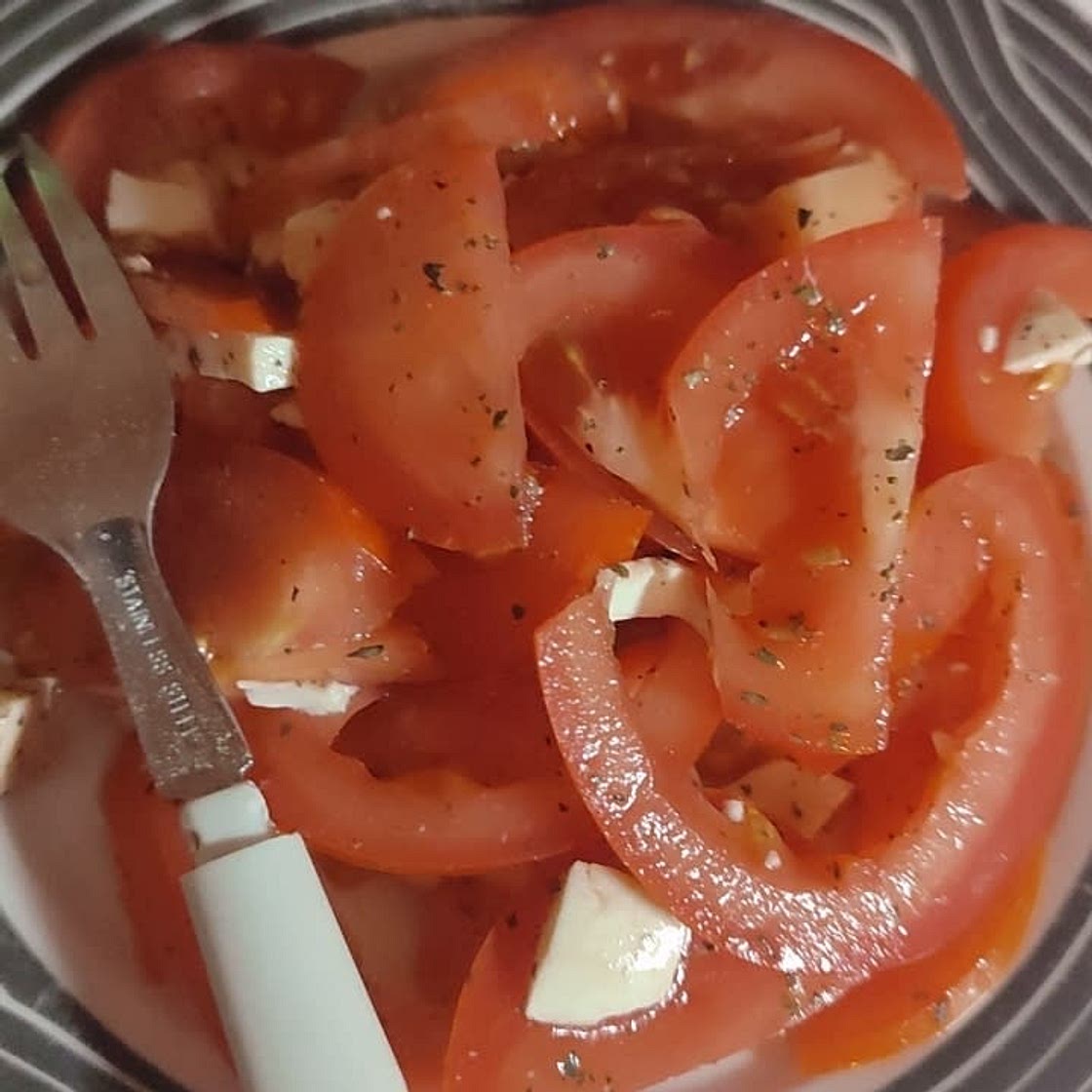 Heirloom Tomato Basil Mozzarella Salad