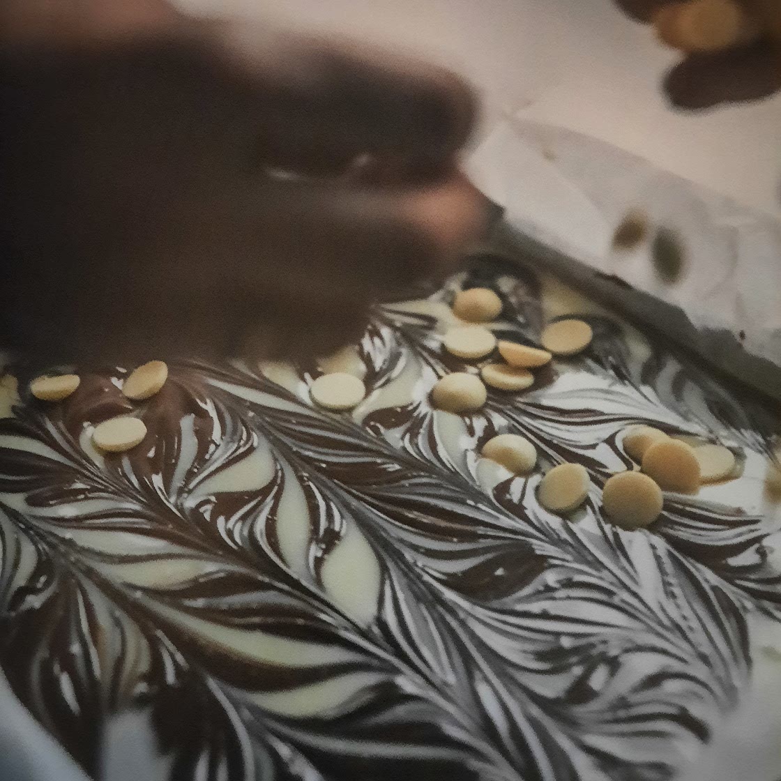 Nutella chocolate-chip dotie bars