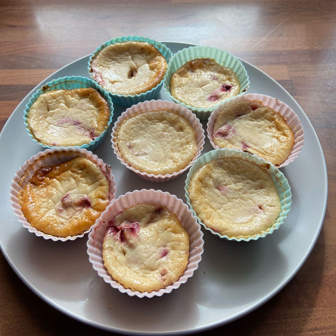 50 calorie mini strawberry cheesecakes