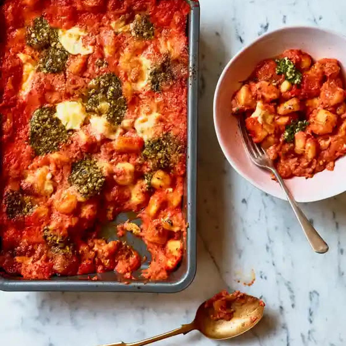 Creamy baked gnocchi with tomatoes, mozzarella and basil