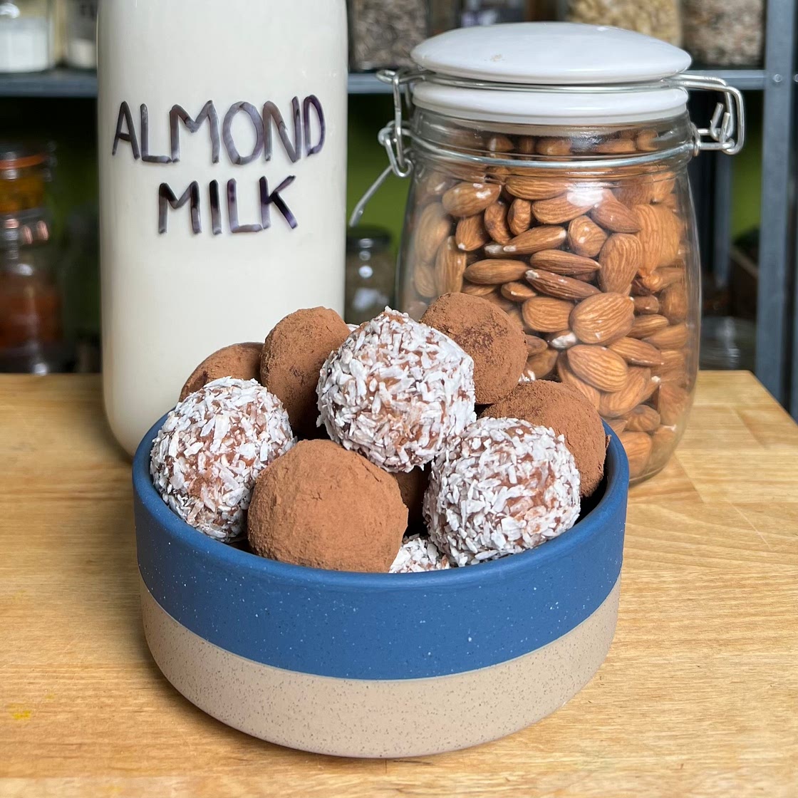 Almond  pulp energy balls 