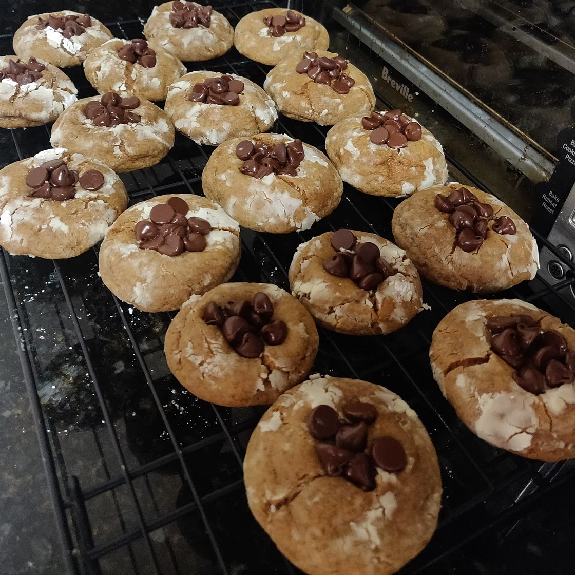 Soft-Baked Gingersnap Molasses Cookies