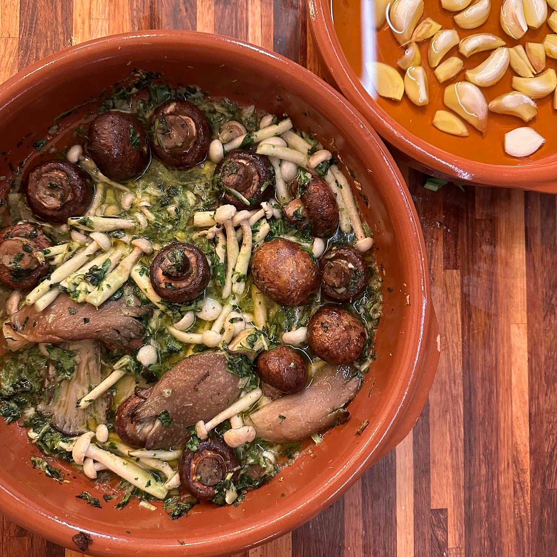 Roasted mushrooms with garlic and parsley