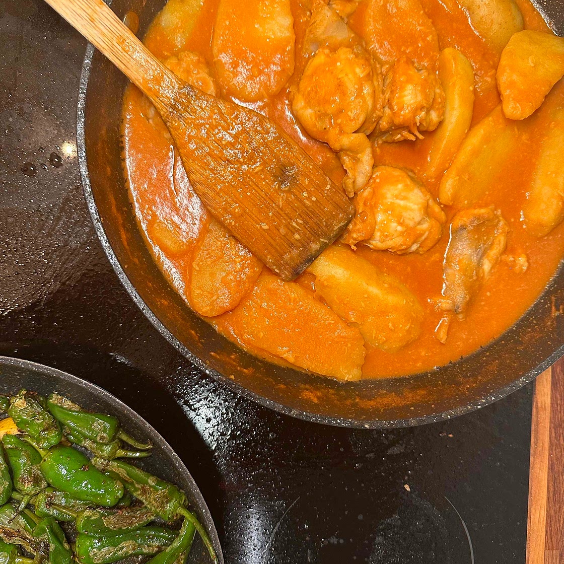 Monkfish and potatoes in browned galic sauce