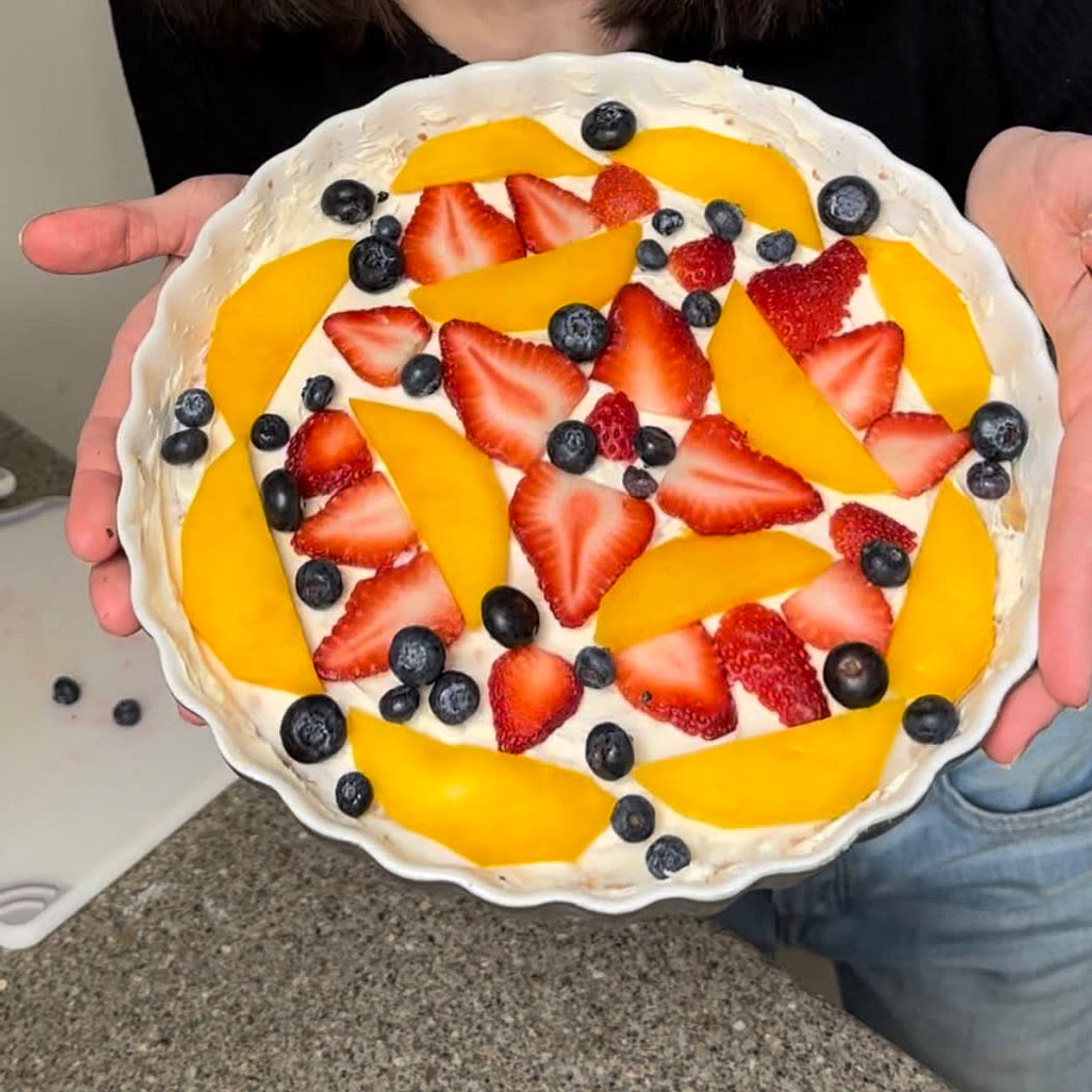Fruit pizza