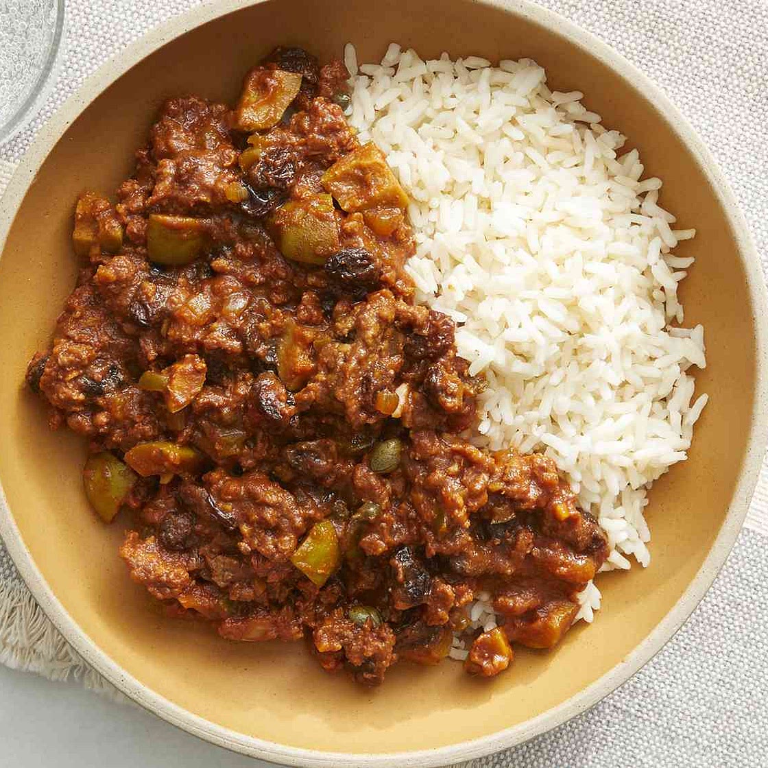 Picadillo-Style Chili with Rice