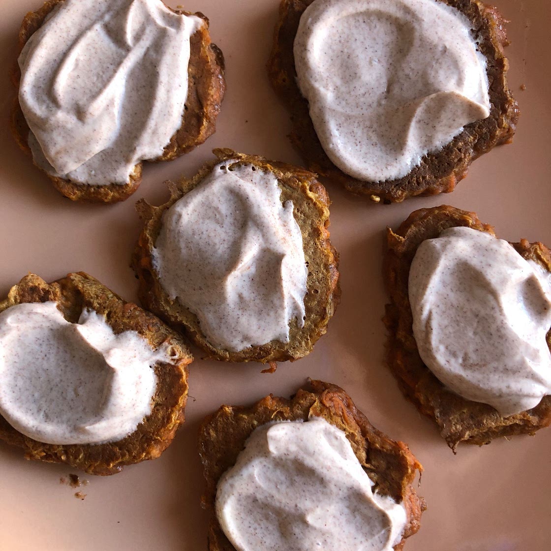 Healthy Carrot Cake Pancakes