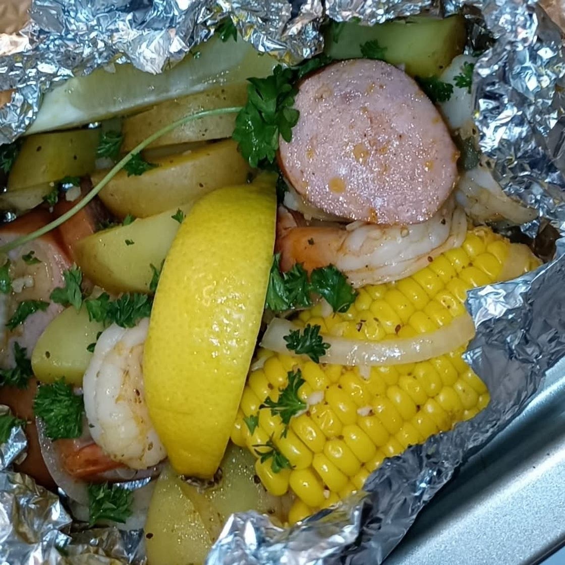 Grilled Shrimp Boil in Foil Packets