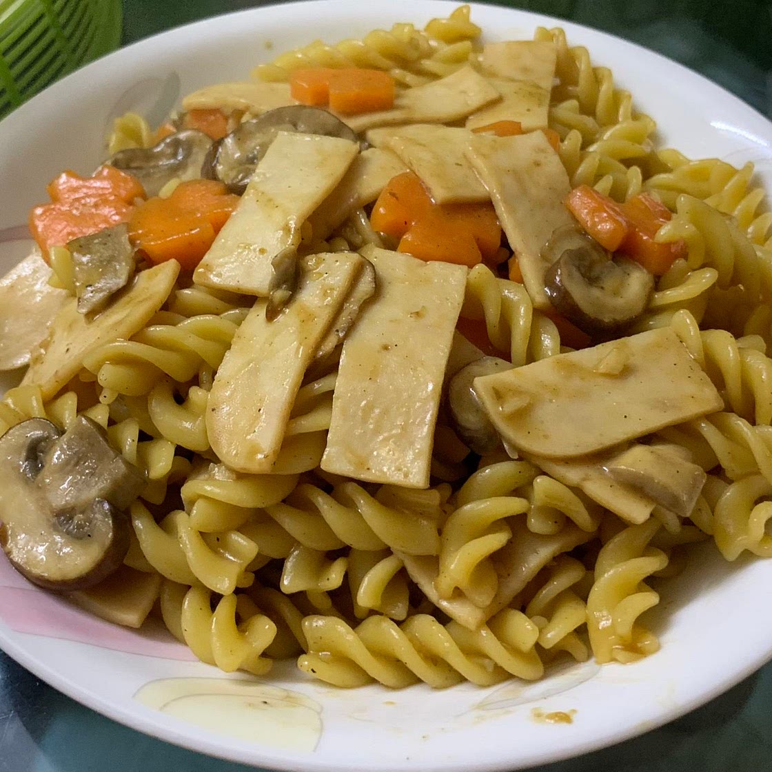 Asian Style Stir-Fried Pasta