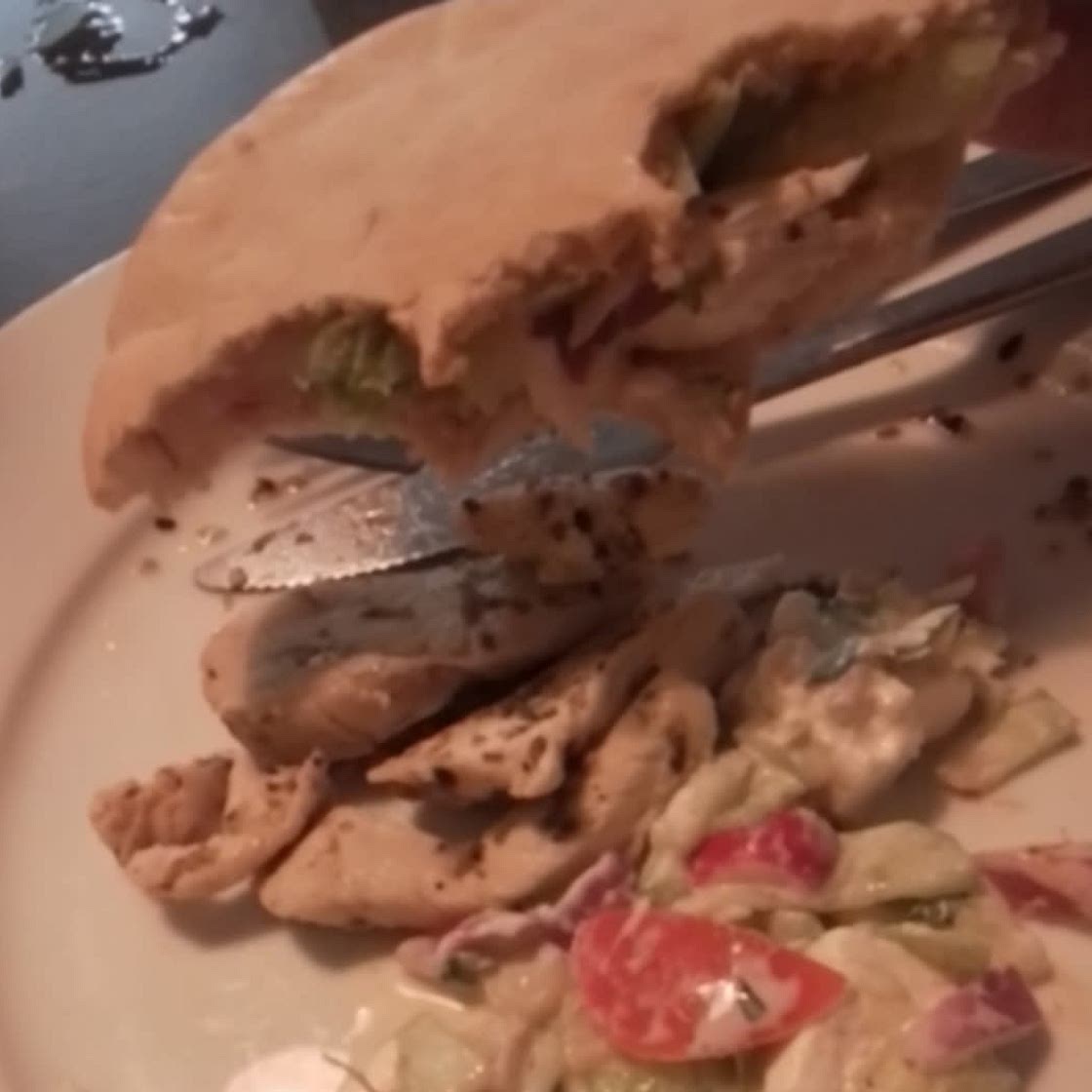 Greek-style chicken pittas