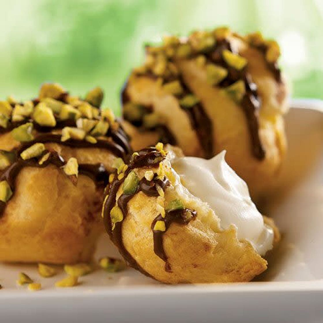 PROFITEROLE PUFFS