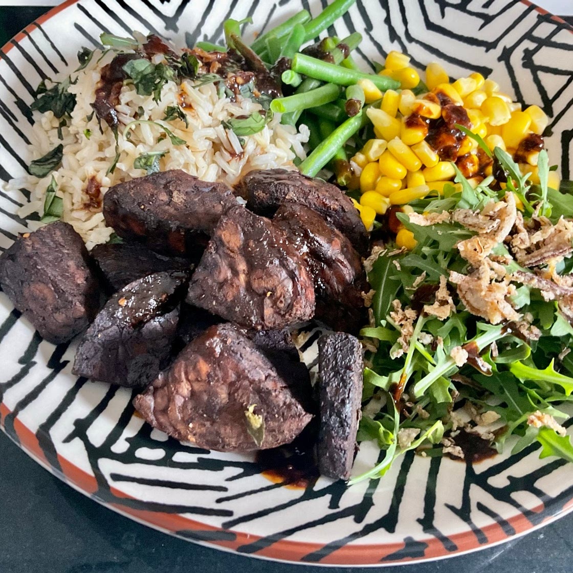 Marinated Tempeh Balinese Salad Bowl with a Tamarind Dressing