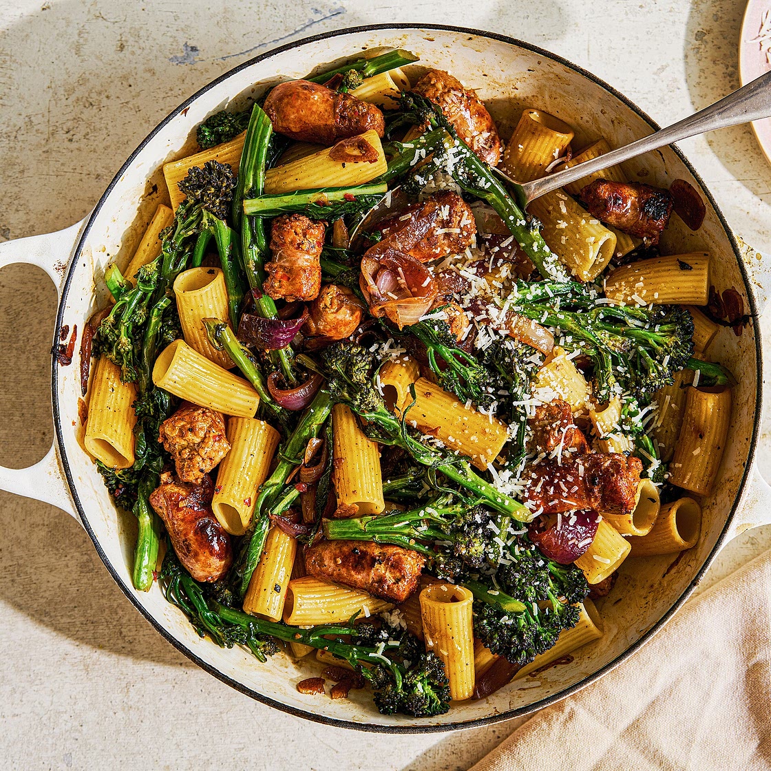 Pasta with sausages, broccoli, chilli and garlic recipe