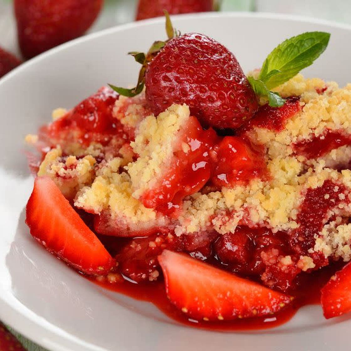 Strawberry Cheesecake Dump Cake