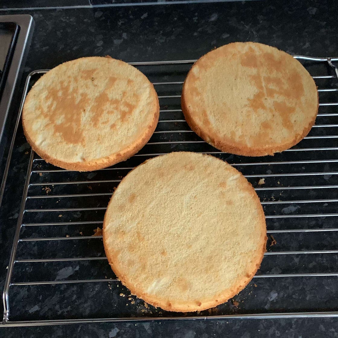 My best Vanilla Cake - stays moist 4 days!