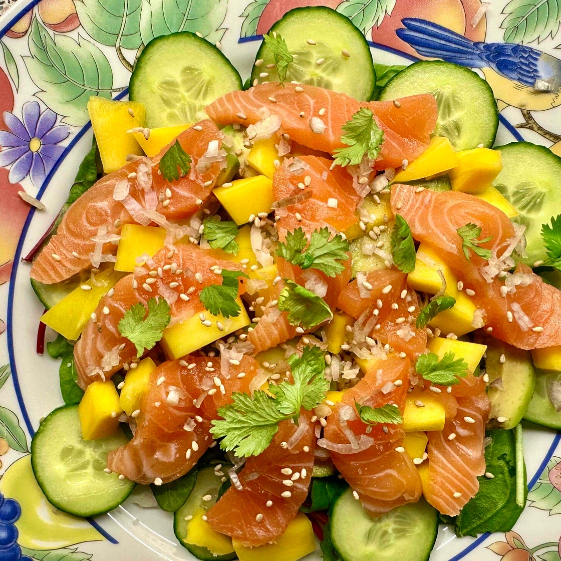 Sashimi with avocado and mango