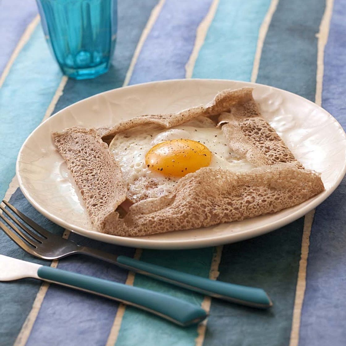 GALETTE DE SARRASIN COMPLÈTE JAMBON OEUF FROMAGE