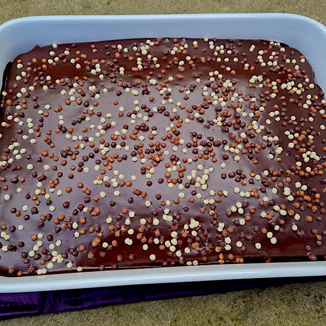 Old School Chocolate Tray Bake - Quick and Easy Recipes