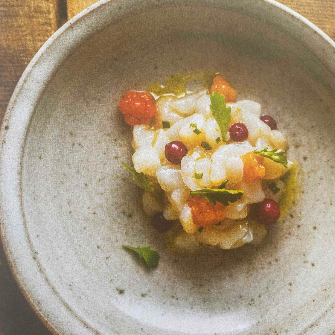 Tartare de Pétoncles aux Fruits Nordique, Huile de Marguerite