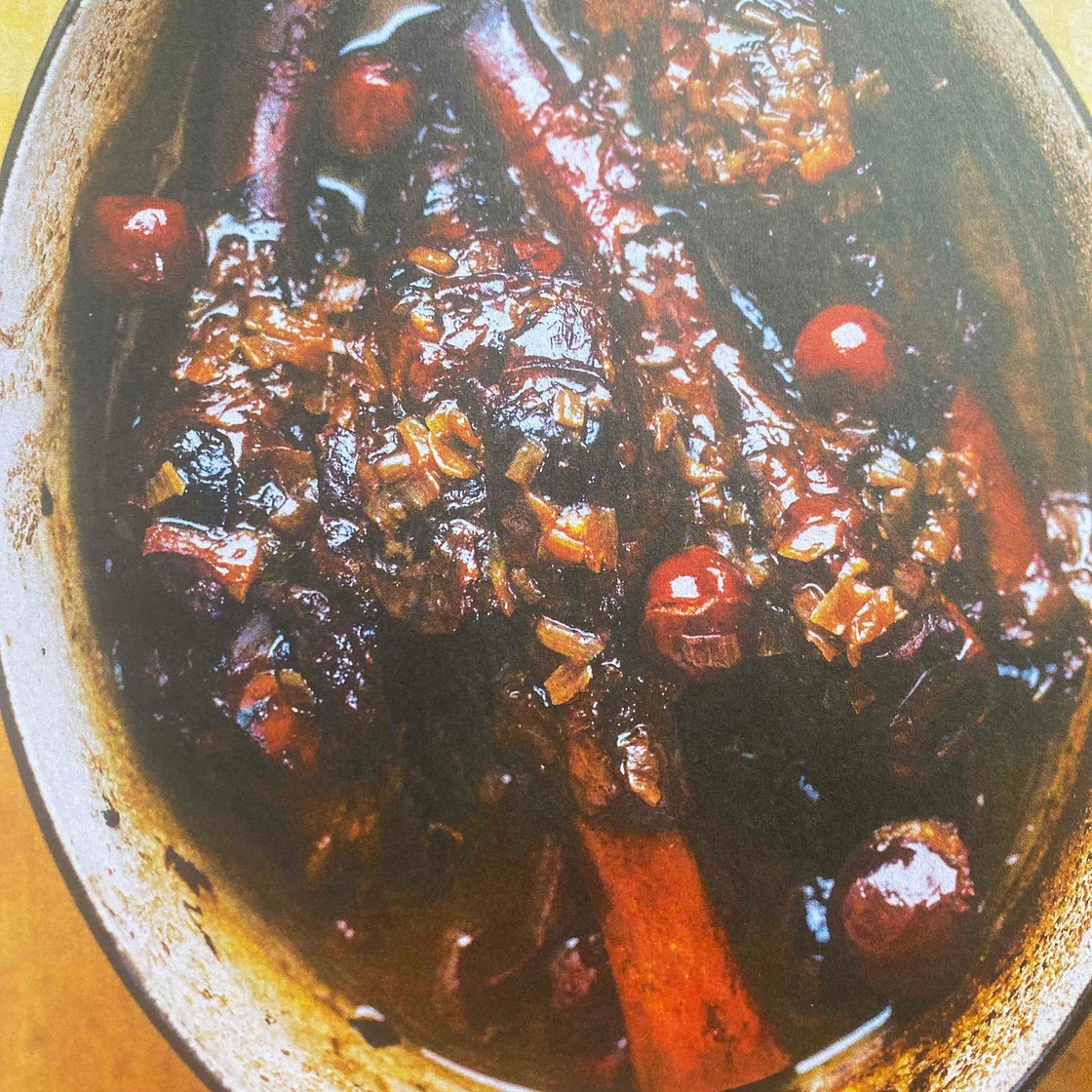 Jarrets d’agneau aux prunes dans le sirop