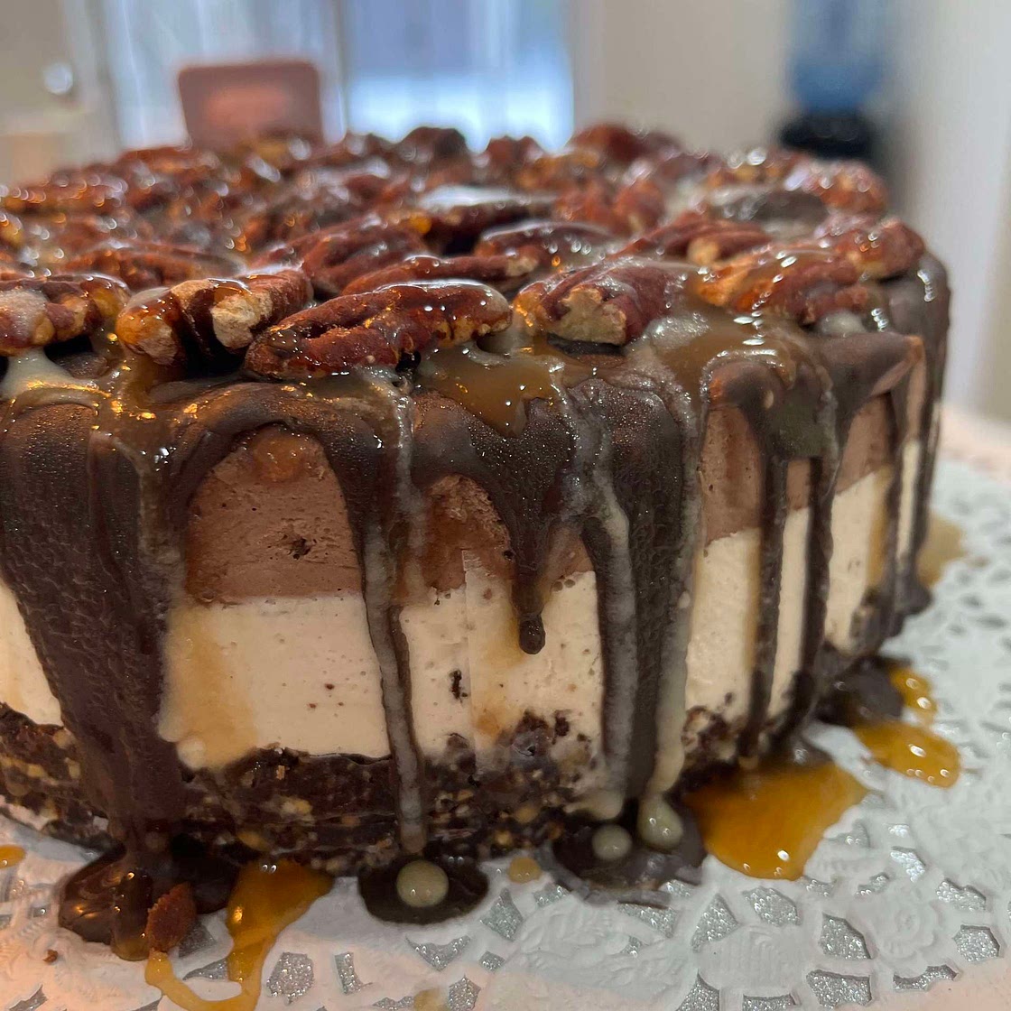 Raw vegan turtle cheesecake 