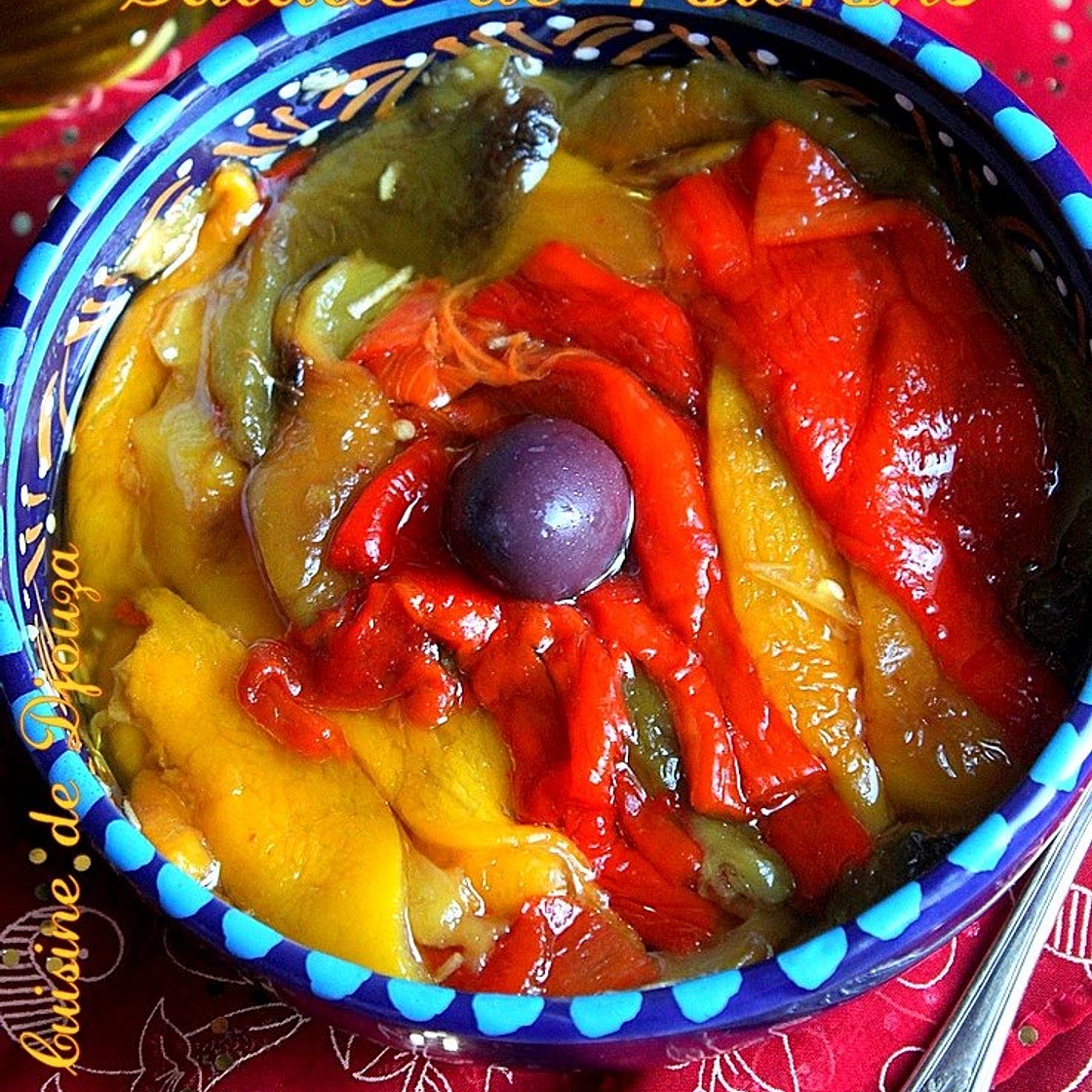 Salade de poivrons grillés marinés à l'ail et huile d'olive