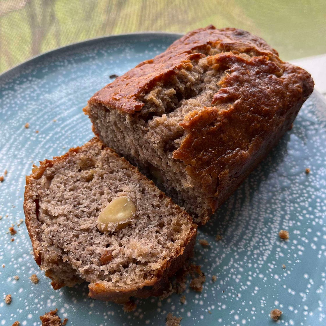 Super easy and delicious banana bread