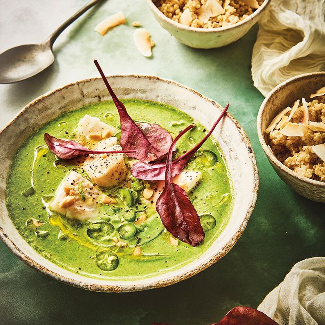 Velouté d’épinards, poisson blanc et cacahuètes, quinoa coco