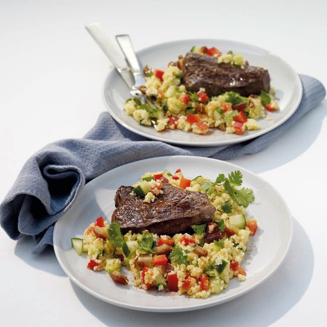 Couscoussalat mit Rindersteaks