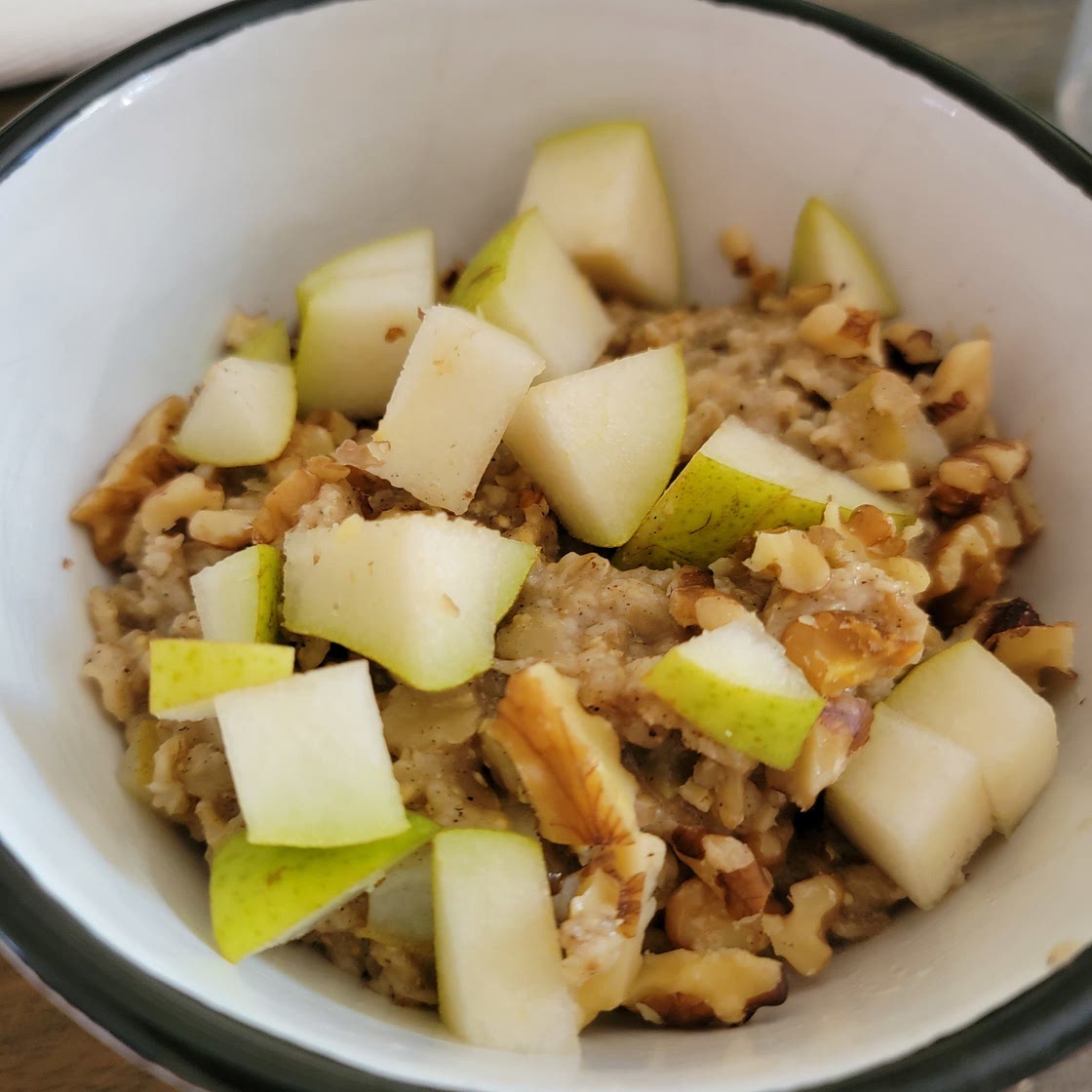 Cardamom Pear Oatmeal