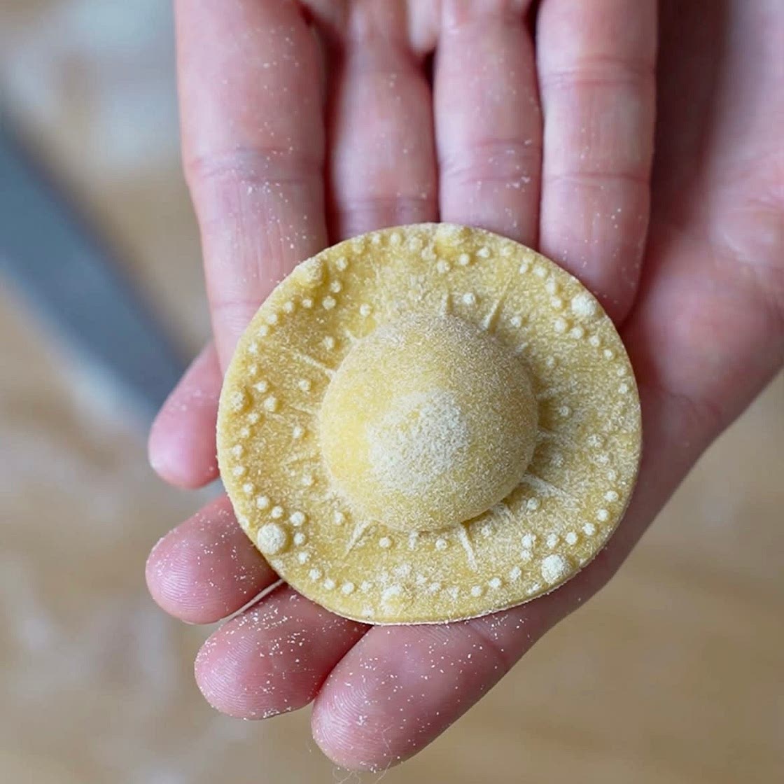 ITALIANO - Ravioli di patate e taleggio