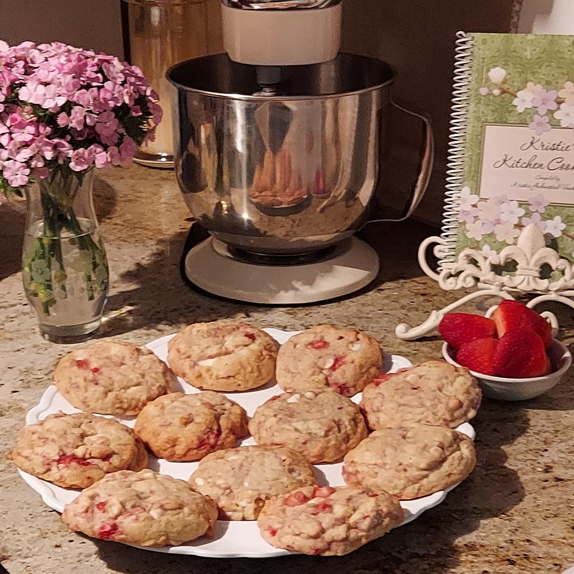 Strawberry Cheesecake Cookies