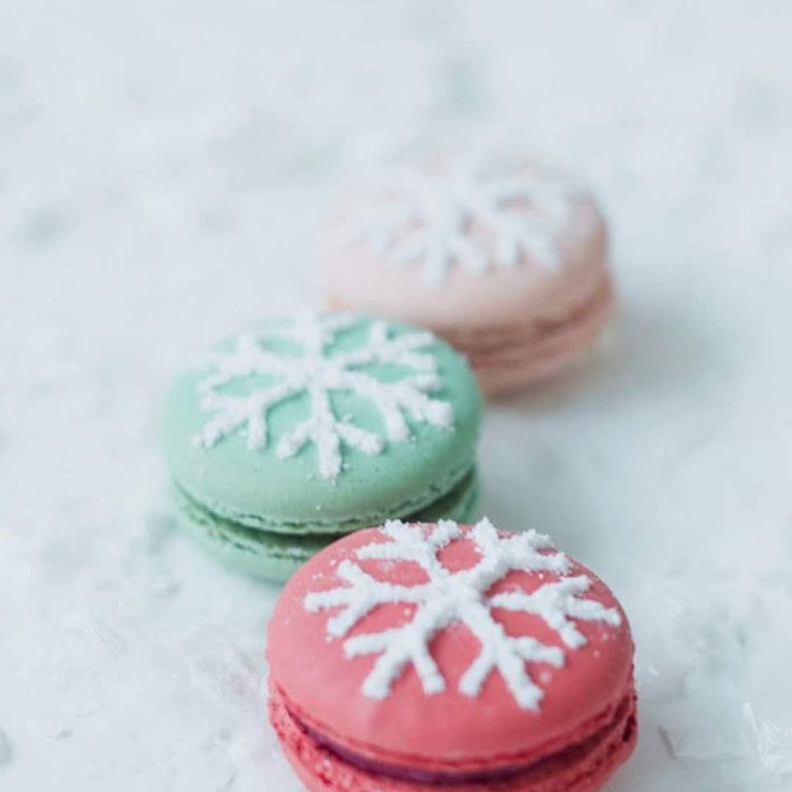 Macron - decoration